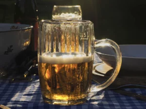 Bilder zum 2. Fotowettbewerb 2022 - Bierglas mit frischem Bier